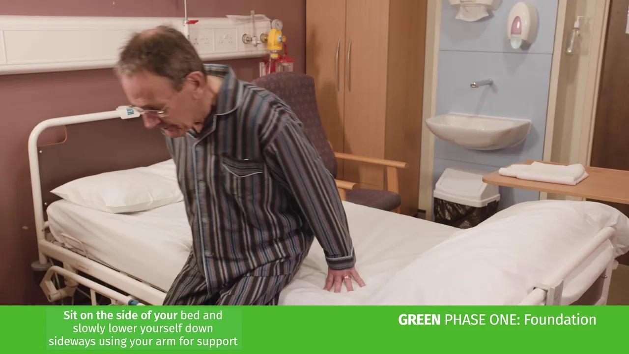 En man i en sjukhussäng